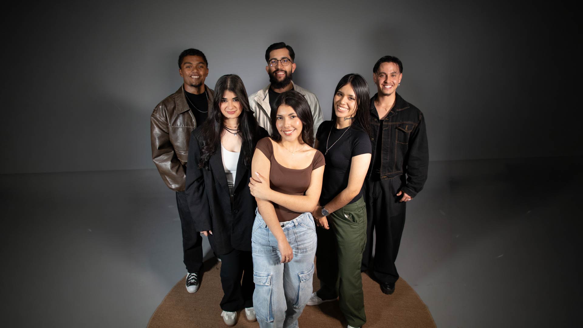 Esto es TP Colombia, grupo de compañeros en el trabajo 