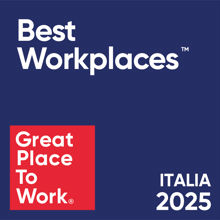 Logo del premio Best Workplaces Italia 2025 su sfondo blu con il sigillo Great Place to Work.