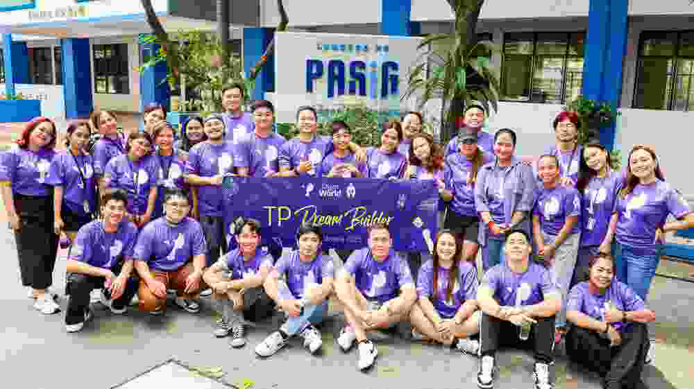 TP Dreambuilder volunteers led by TP in the Philippines Vice President of Operations Marick Miraflor (11th from left, top row) at Bambang Elementary School, Pasig City, Metro Manila