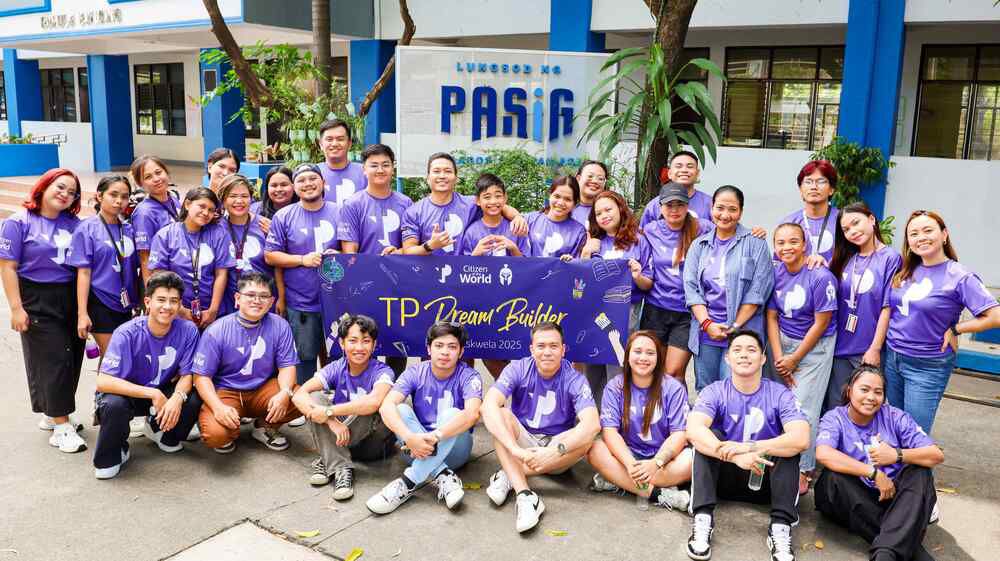 TP Dreambuilder volunteers led by TP in the Philippines Vice President of Operations Marick Miraflor (11th from left, top row) at Bambang Elementary School, Pasig City, Metro Manila